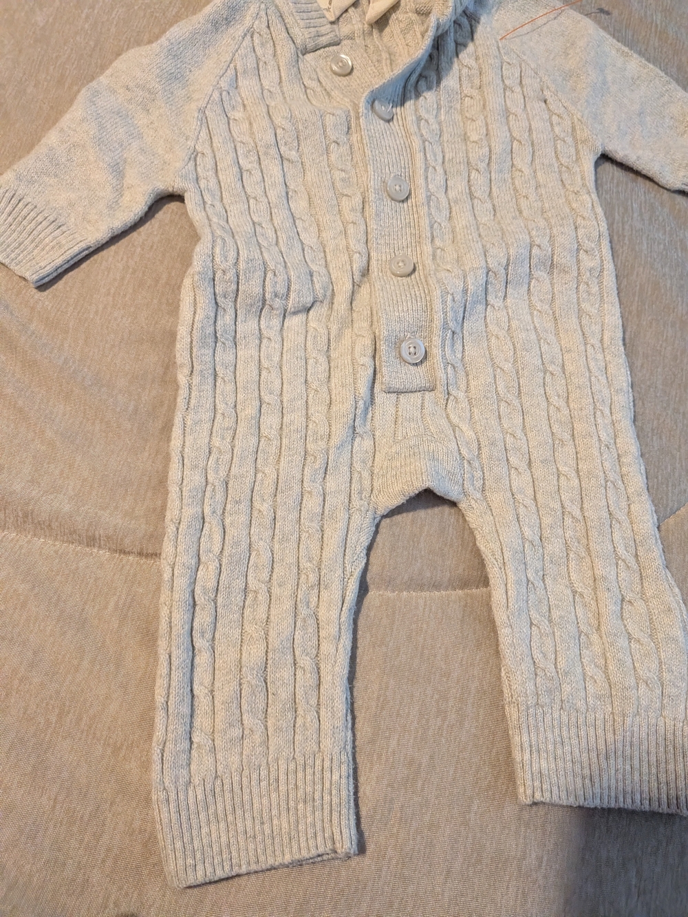 GAP Light Gray Cable-Knit Hood New Born - Picture 3 of 6